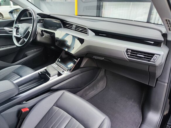 2020 Audi e-tron 50 I, чёрный, 3890000 рублей - вид 11