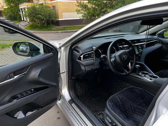 2018 Toyota Camry VIII (XV70), серебристый - вид 5