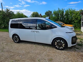 2023 Hyundai Staria I, белый, 5730000 рублей, вид 3