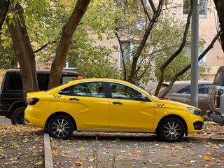 2023 Lada (ВАЗ) Vesta I Рестайлинг (NG), жёлтый, 1100000 рублей, вид 1