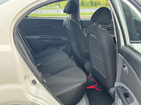2011 Kia Rio II Рестайлинг, белый - вид 12