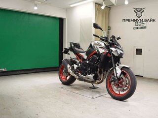 2023 Kawasaki Z 900, серый, 1095000 рублей, вид 3