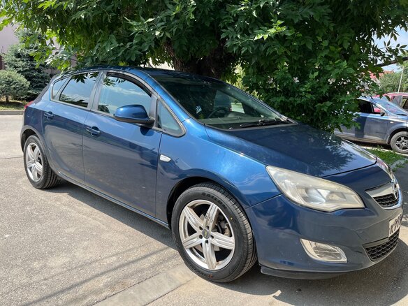 2010 Opel Astra J, синий, 670000 рублей