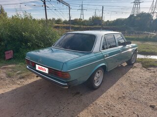 1978 Mercedes-Benz W123 300, зелёный, 360000 рублей, вид 4