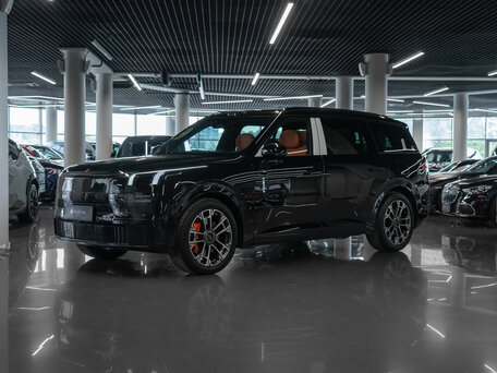 Lynk & Co 900