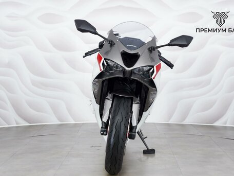 2026 Kawasaki ZX-6R Ninja, белый, 1499000 рублей, вид 4
