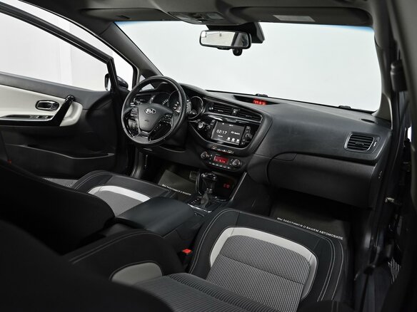 2017 Kia Ceed II Рестайлинг, серый, 1105000 рублей - вид 4