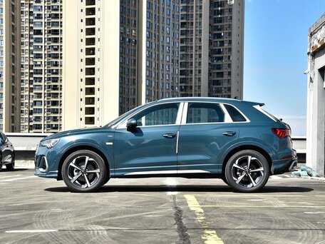 2026 Audi Q3 35 TFSI II (F3), голубой, 3900000 рублей, вид 4