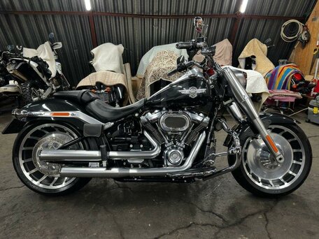 2017 Harley-Davidson Fat Boy, чёрный, 1860000 рублей, вид 3