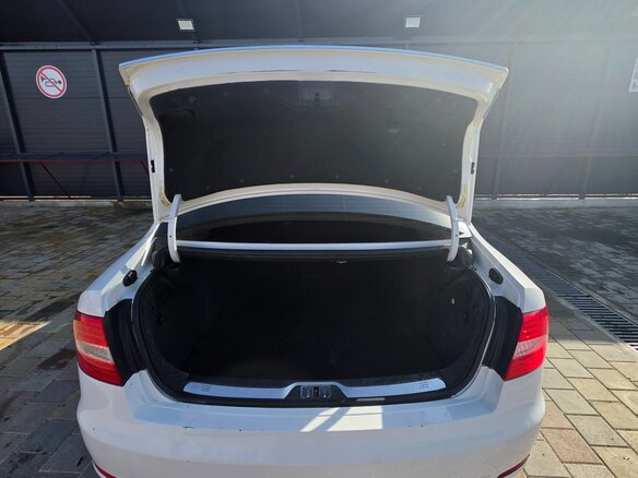 2013 Skoda Superb DSG II Рестайлинг, белый, 1100000 рублей - вид 7