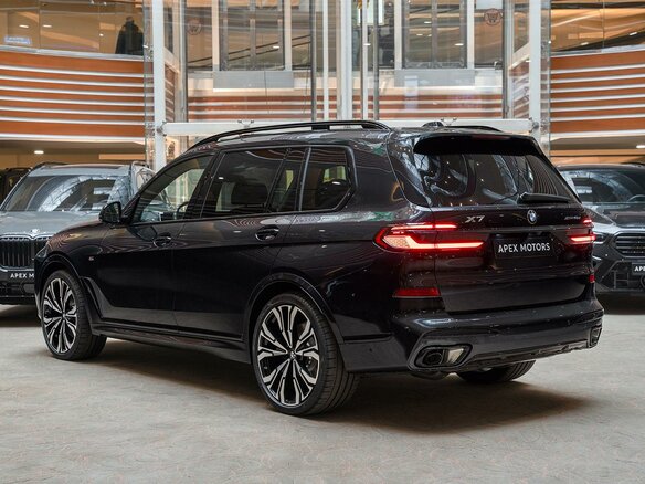 2026 BMW X7 40d I (G07) Рестайлинг, чёрный, 17490000 рублей - вид 3