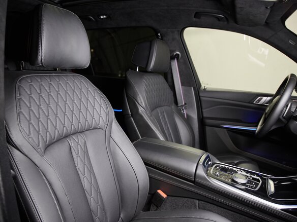 2025 BMW X7 40d I (G07) Рестайлинг, чёрный, 16125000 рублей - вид 14