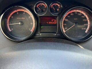 2011 Peugeot 308 I Рестайлинг, коричневый, 300000 рублей, вид 3