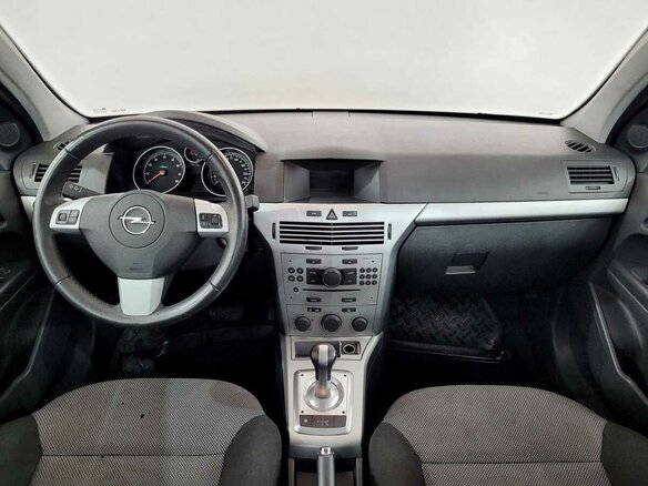 2011 Opel Astra H Рестайлинг, красный - вид 4