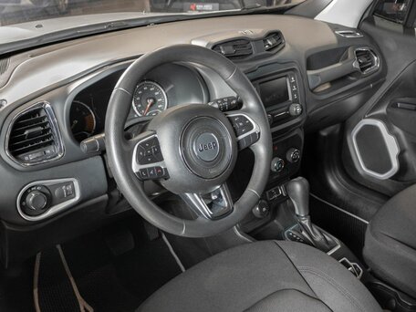 2019 Jeep Renegade I Рестайлинг, серый, 1595854 рублей, вид 5
