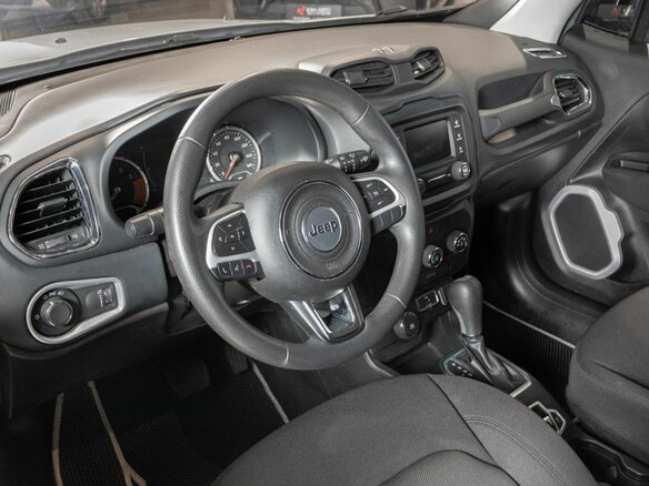 2019 Jeep Renegade I Рестайлинг, серый - вид 4