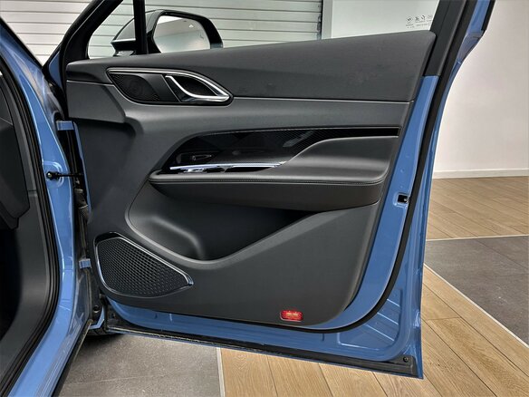 2025 Hongqi HS3, голубой, 3690000 рублей - вид 15
