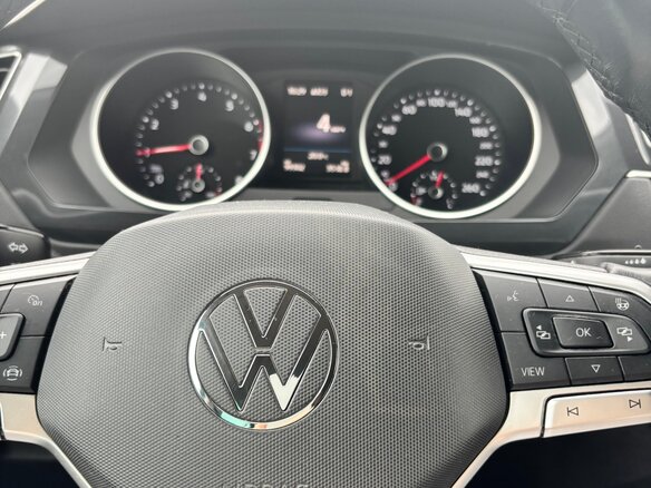 2021 Volkswagen Tiguan II Рестайлинг, чёрный, 2450000 рублей - вид 6
