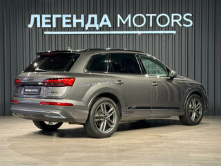 2020 Audi Q7 45 TDI II (4M) Рестайлинг, серый, 4595000 рублей, вид 4