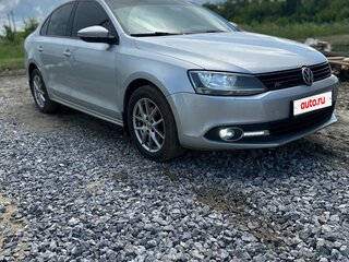2013 Volkswagen Jetta VI, серебристый, 770000 рублей, вид 3