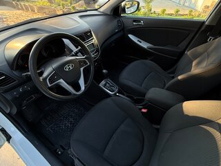2013 Hyundai Solaris I, белый, 665000 рублей, вид 5