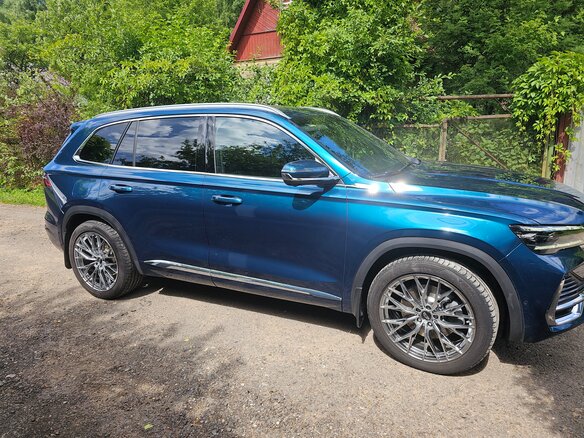 2023 Geely Monjaro I, синий, 2999999 рублей - вид 4