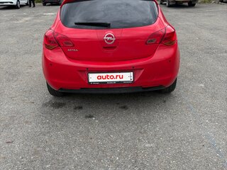 2011 Opel Astra J, красный, 650000 рублей, вид 4