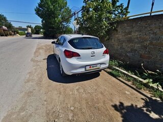 2014 Opel Astra J Рестайлинг, белый, 810000 рублей, вид 1