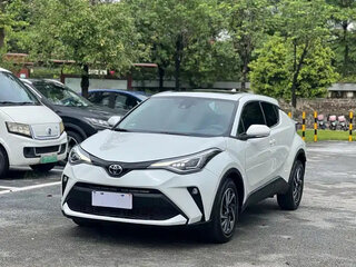 2021 Toyota C-HR I Рестайлинг, белый, 1642000 рублей, вид 1