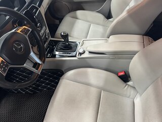 2011 Mercedes-Benz C-Класс 200 III (W204) Рестайлинг, серебристый, 1400000 рублей, вид 3