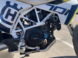 2017 Husqvarna 701 Supermoto, белый, 950000 рублей, вид 4