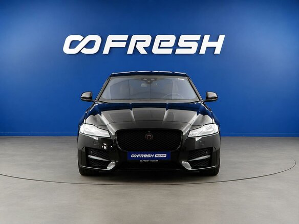 2016 Jaguar XF II, чёрный - вид 2