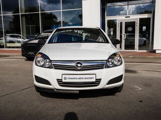 2011 Opel Astra H Рестайлинг, белый, 550000 рублей, вид 4