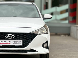 2021 Hyundai Solaris II Рестайлинг, белый, 1149000 рублей, вид 4