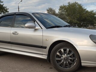 2004 Hyundai Sonata ТагАЗ IV (EF) Рестайлинг, серебристый, 645000 рублей, вид 3