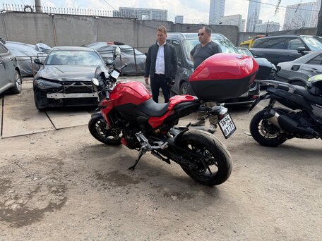 2021 BMW F 900 R, красный, 1050000 рублей, вид 3