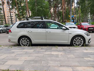 2017 Volkswagen Golf VII Рестайлинг, белый, 1250000 рублей, вид 4
