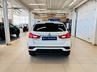2018 Mitsubishi ASX I Рестайлинг 2, белый, 1999999 рублей, вид 5