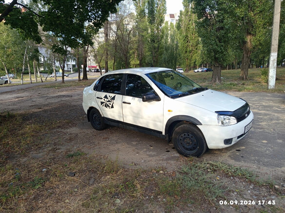 2010 Lada (ВАЗ) Kalina I, белый, 220000 рублей - вид 12