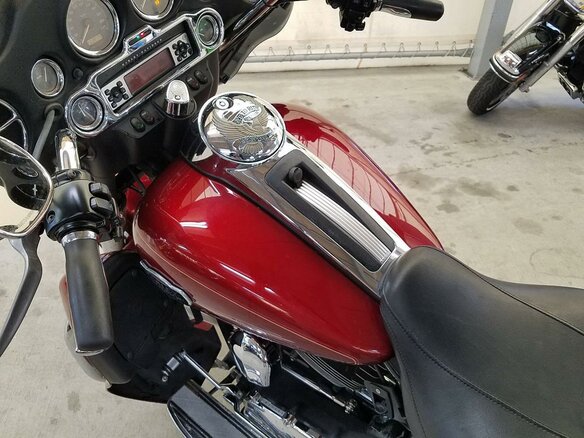2009 Harley-Davidson Electra Glide, красный, 925000 рублей - вид 5