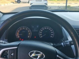 2013 Hyundai Solaris I, бежевый, 795000 рублей, вид 5