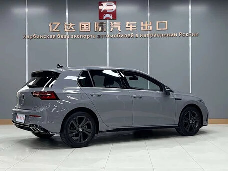 2023 Volkswagen Golf VIII, серый, 1615000 рублей, вид 4