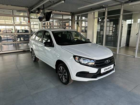2026 Lada (ВАЗ) Granta I Рестайлинг, белый, 1324000 рублей - вид 3