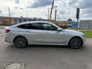 2021 BMW 6 серии Gran Turismo 630d xDrive IV (G32) Рестайлинг, белый, 7150000 рублей, вид 4