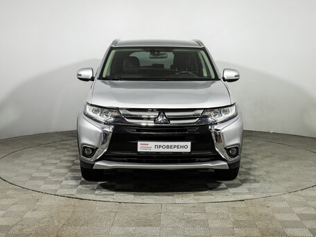 2017 Mitsubishi Outlander III Рестайлинг 2, серебристый, 1639700 рублей, вид 2