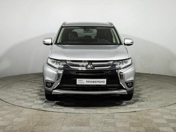 2017 Mitsubishi Outlander III Рестайлинг 2, серебристый, 1639700 рублей - вид 1