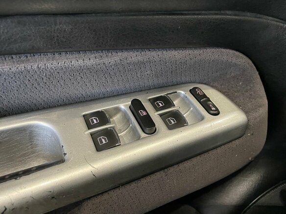 1999 Volkswagen Golf IV, жёлтый - вид 7