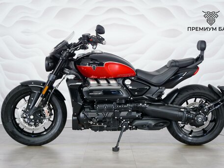 2025 Triumph Rocket 3, чёрный, 2877000 рублей, вид 2