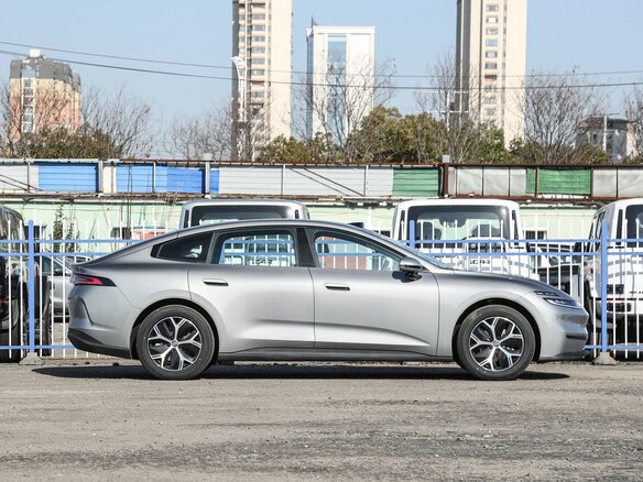 2026 Changan Qiyuan A06 28.39 kWh, серебристый, 2595000 рублей - вид 6