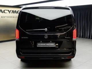 2026 Mercedes-Benz V-Класс Long 300 d длинный III (W447) Рестайлинг 2, чёрный, 14720000 рублей, вид 4